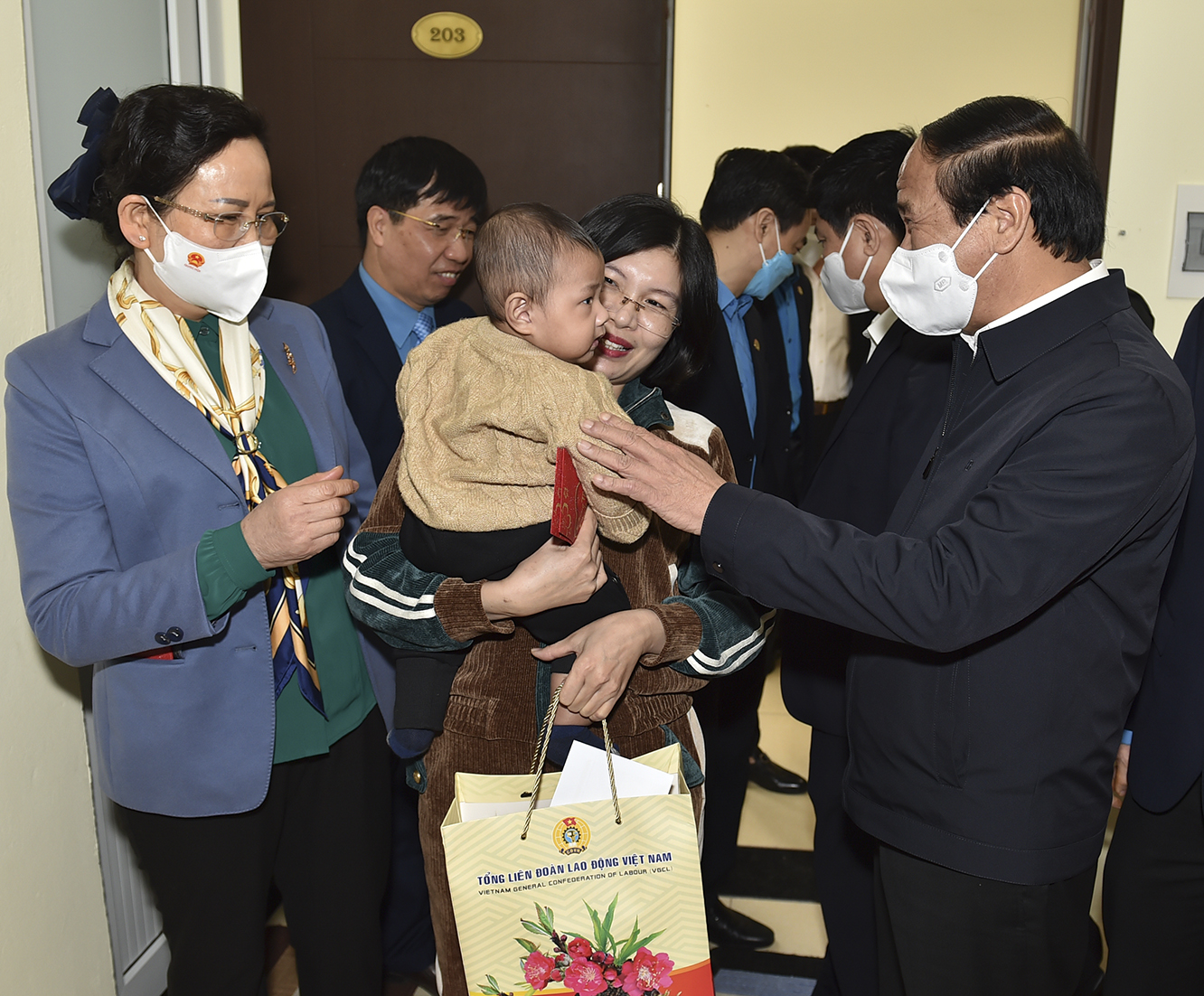 Phó Thủ tướng Lê Văn Thành vui 
