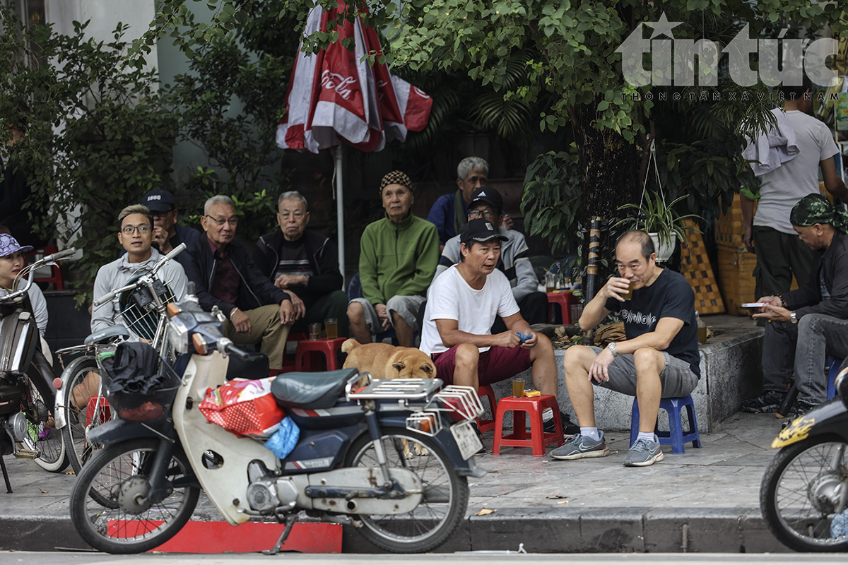 Người Hà Nội thích thú đón gió lạnh đầu mùa 