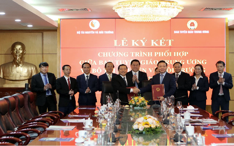 Ban Tuyên giáo Trung ương và Bộ TN&MT ký kết Chương trình phối hợp giai đoạn 2021 - 2026