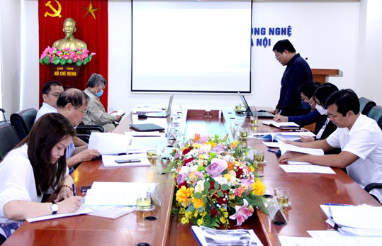Kiểm soát chất lượng nước mặt lưu vực sông Nhuệ - Đáy