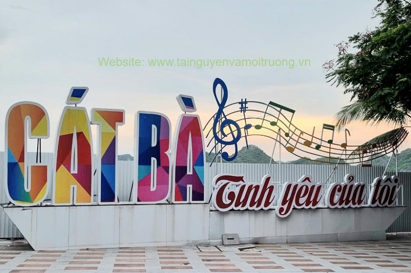 Đảo Cát Bà (Hải Phòng) đang nỗ lực vươn mình trong đổi mới, tạo dựng môi trường du lịch văn hóa, an toàn, thân thiện