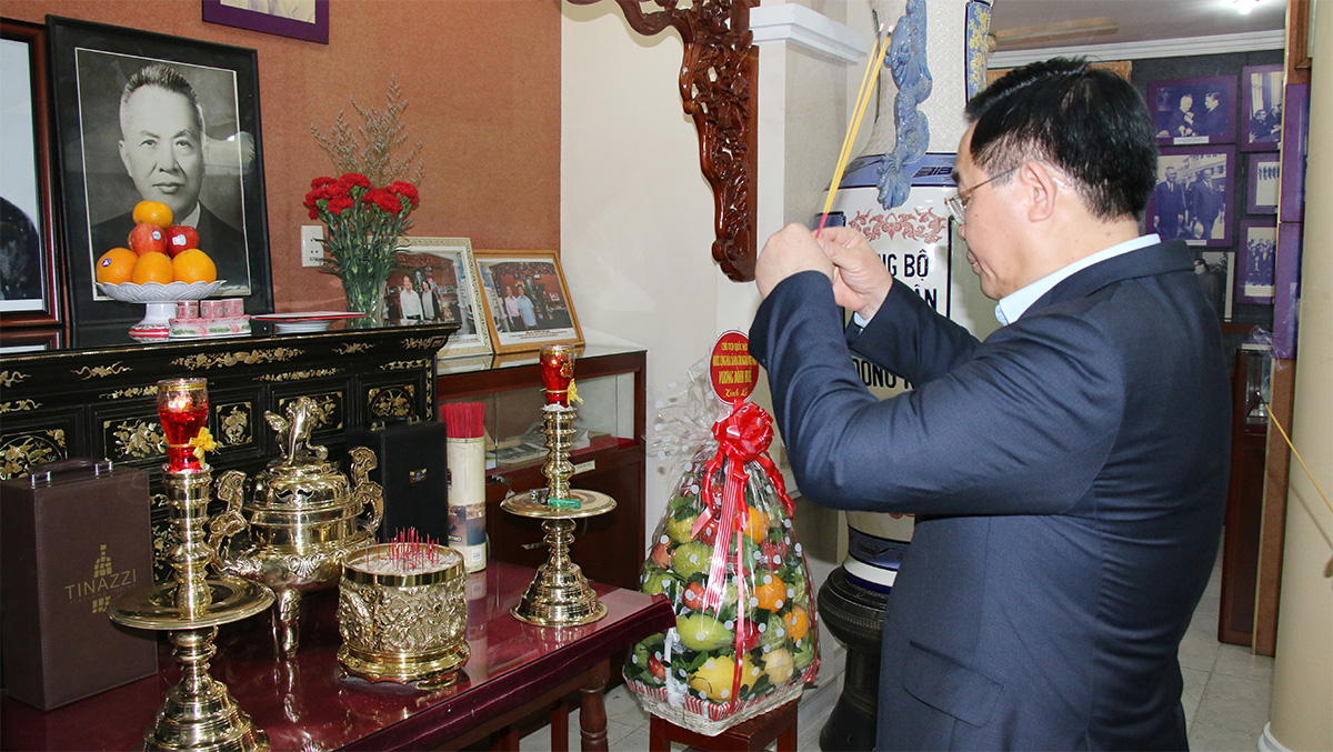 Chủ tịch Quốc hội Vương Đình Huệ tưởng nhớ, tri ân cố Chủ tịch Quốc hội Nguyễn Hữu Thọ