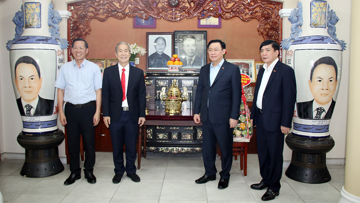 Chủ tịch Quốc hội Vương Đình Huệ tưởng nhớ, tri ân cố Chủ tịch Quốc hội Nguyễn Hữu Thọ