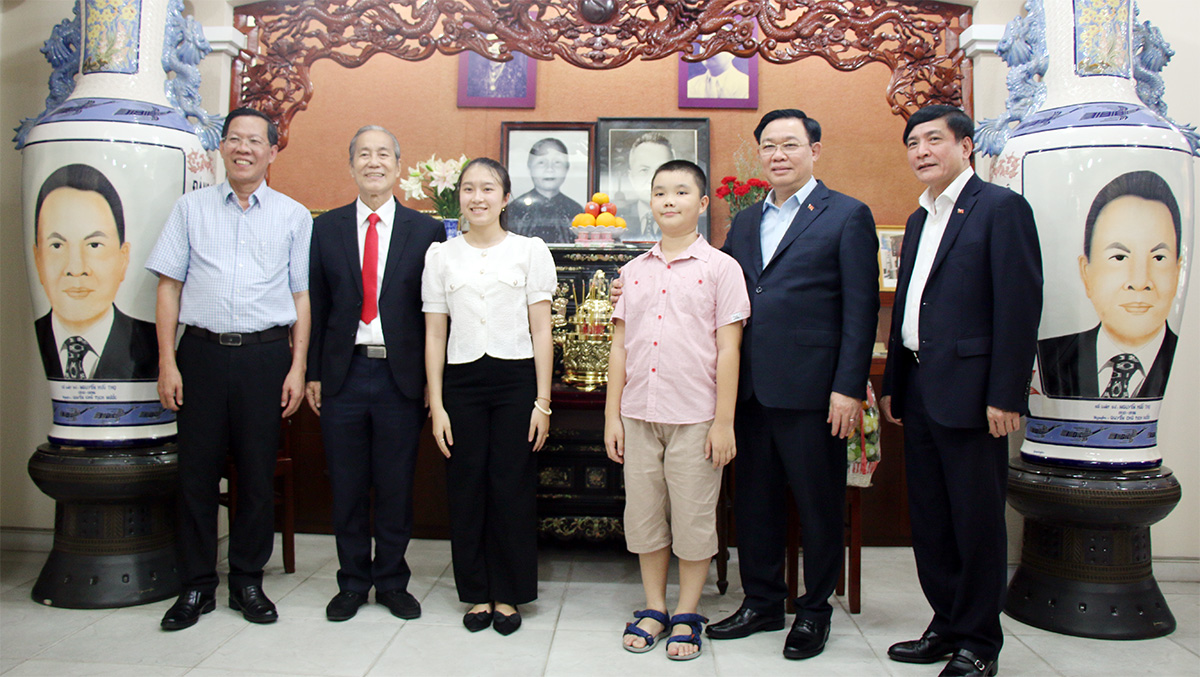 Chủ tịch Quốc hội Vương Đình Huệ tưởng nhớ, tri ân cố Chủ tịch Quốc hội Nguyễn Hữu Thọ