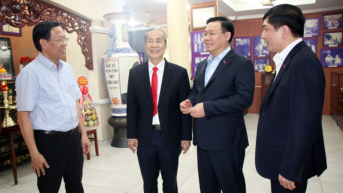 Chủ tịch Quốc hội Vương Đình Huệ tưởng nhớ, tri ân cố Chủ tịch Quốc hội Nguyễn Hữu Thọ