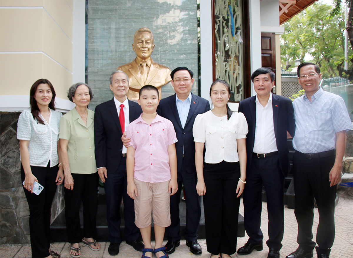 Chủ tịch Quốc hội Vương Đình Huệ tưởng nhớ, tri ân cố Chủ tịch Quốc hội Nguyễn Hữu Thọ