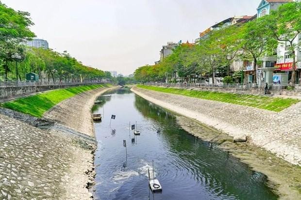 Tình trạng ô nhiễm tại sông Tô Lịch đang ngày một nghiêm trọng cần được sớm cải tạo để trả lại cho người dân Thủ đô cảnh quan xanh