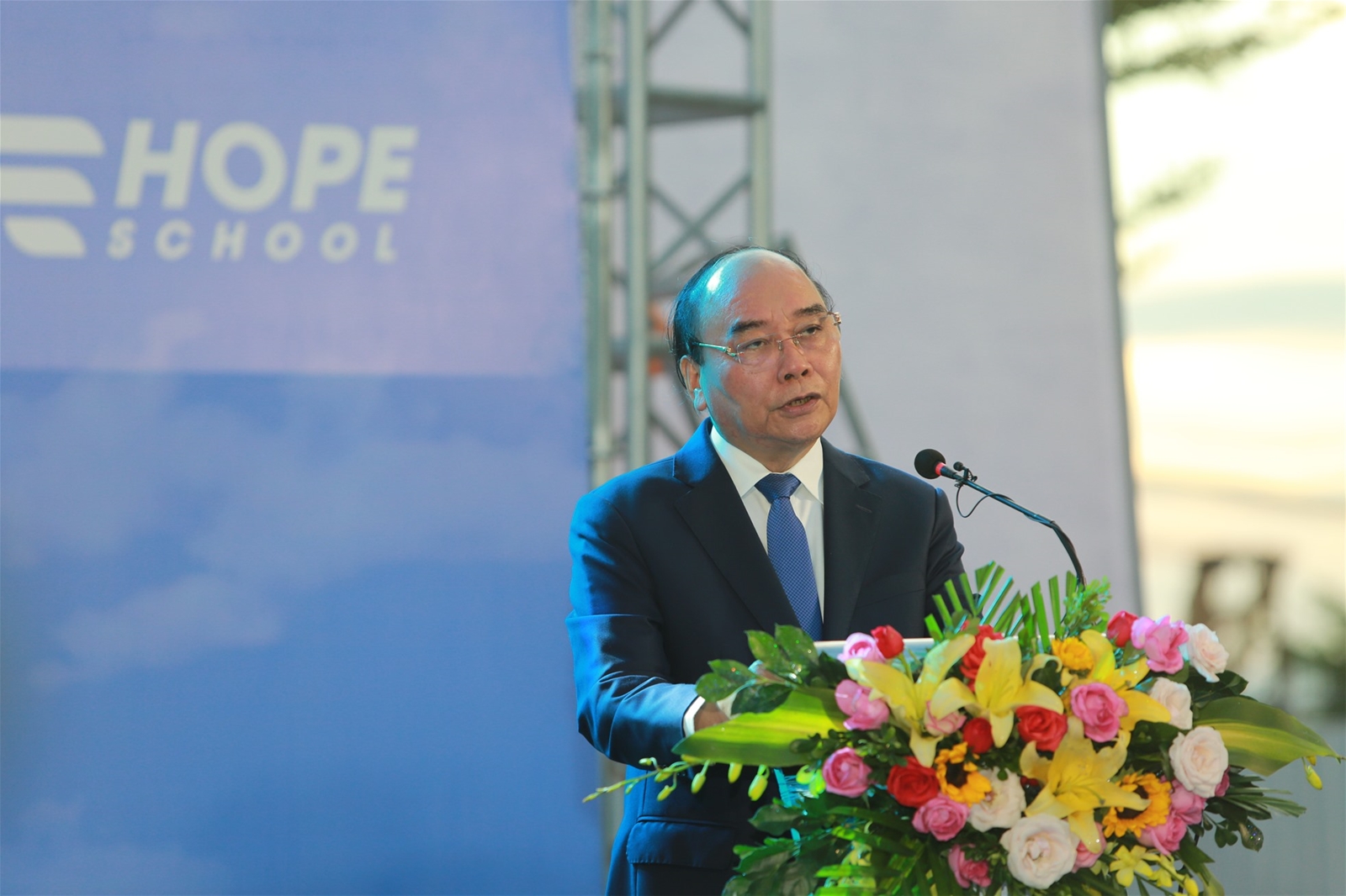 Chủ tịch nước dự ngày tựu trường của 200 học sinh mất cha, mẹ vì COVID-19