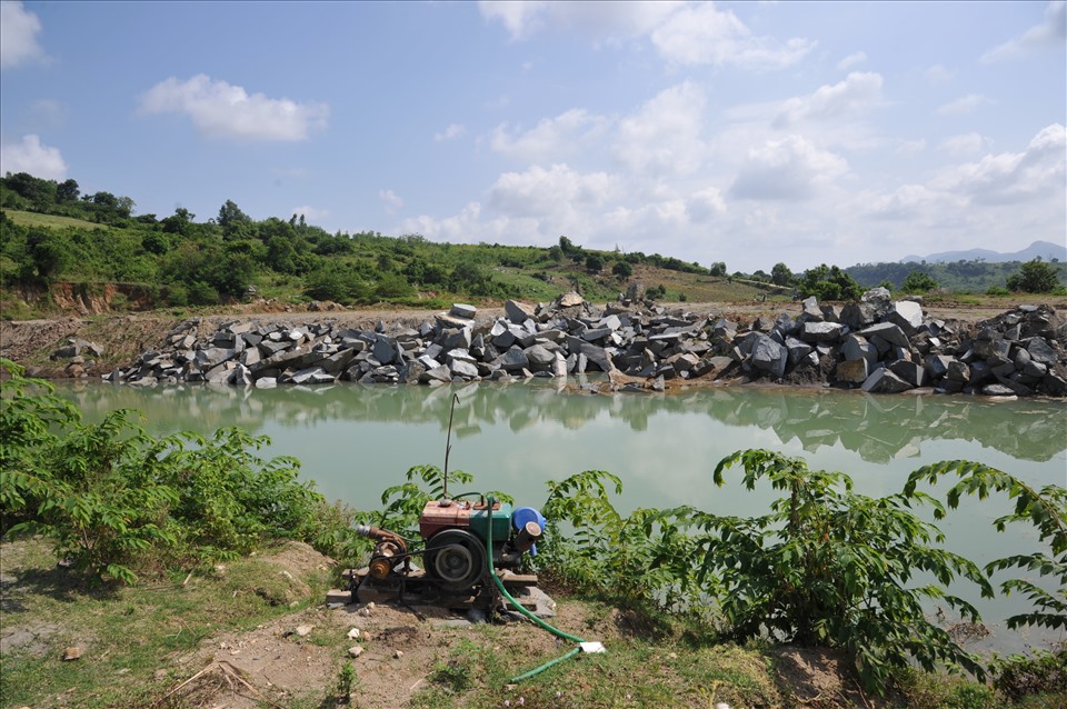 Khai thác đá trái phép, một doanh nghiệp tại Phú Yên bị phạt 1 tỉ đồng