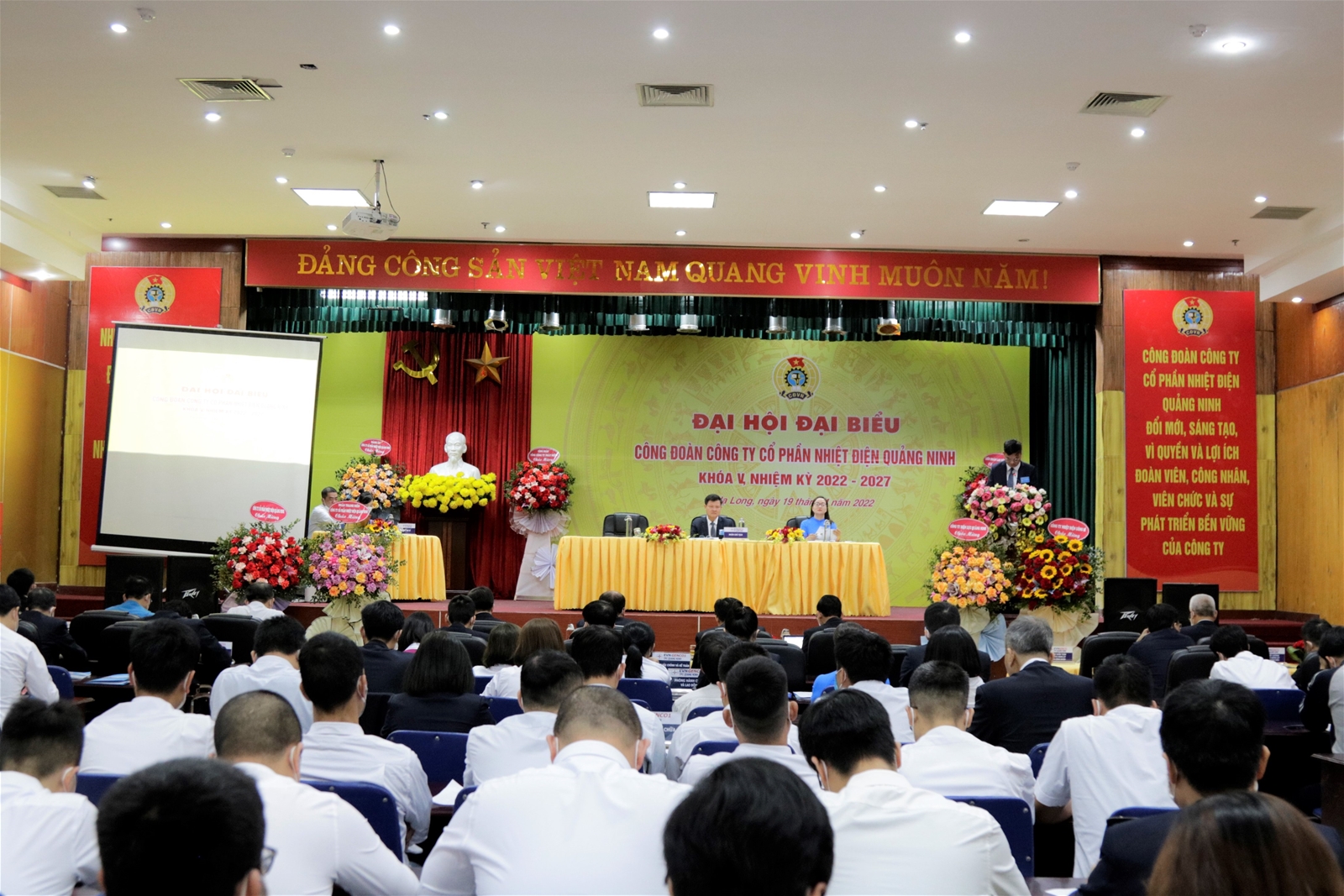 Toàn cảnh đại hội