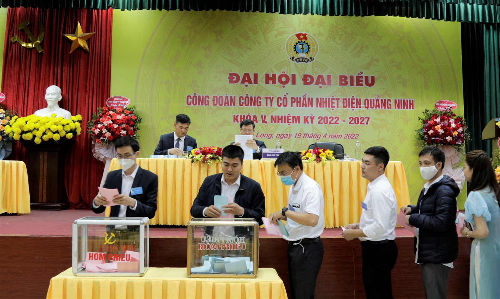 Đại hội thông qua nội dung