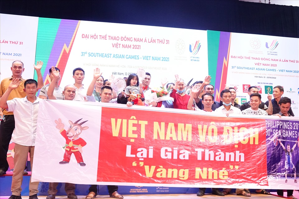 Khoảnh khắc Lại Gia Thành 2 lần phá kỷ lục SEA Games chỉ trong 3 phút