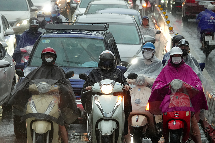 Thời tiết ngày 27/2: Từ Quảng Trị đến Khánh Hòa mưa to và dông