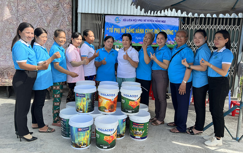 Ra mắt mô hình 'Tổ phụ nữ đồng hành cùng môi trường'