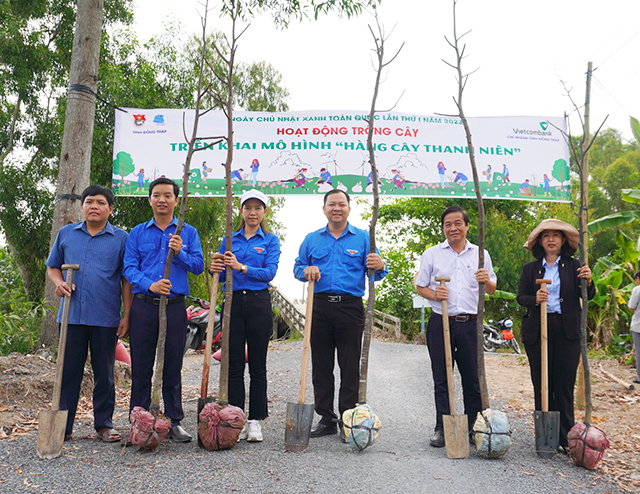 Xung kích, tình nguyện bảo vệ môi trường, ứng phó với biến đổi khí hậu