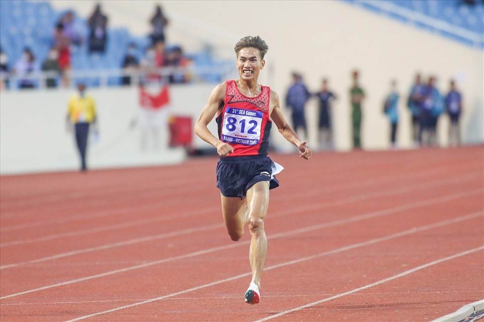 Thêm 4 HCV vàng, điền kinh Việt Nam 13 lần ăn mừng ở SEA Games 31