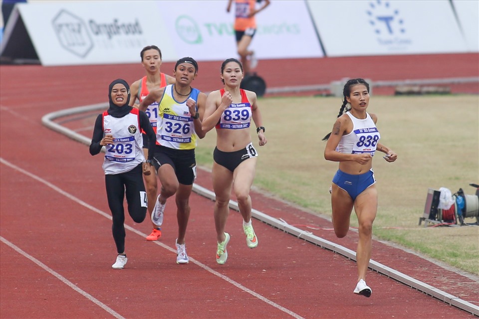 Thêm 4 HCV vàng, điền kinh Việt Nam 13 lần ăn mừng ở SEA Games 31