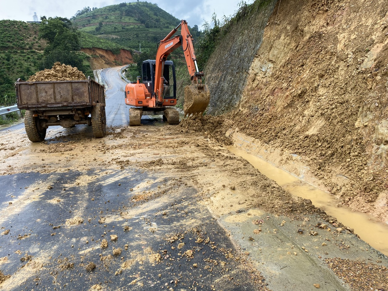 Ghi nhận hàng trăm điểm nguy cơ sạt lở, nhiều hộ dân ở Lâm Đồng bất an