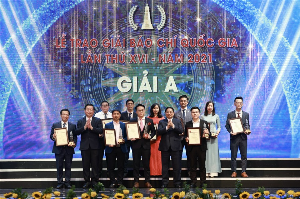 Thủ tướng nhấn mạnh 6 nhiệm vụ xây dựng nền báo chí chuyên nghiệp, hiện đại