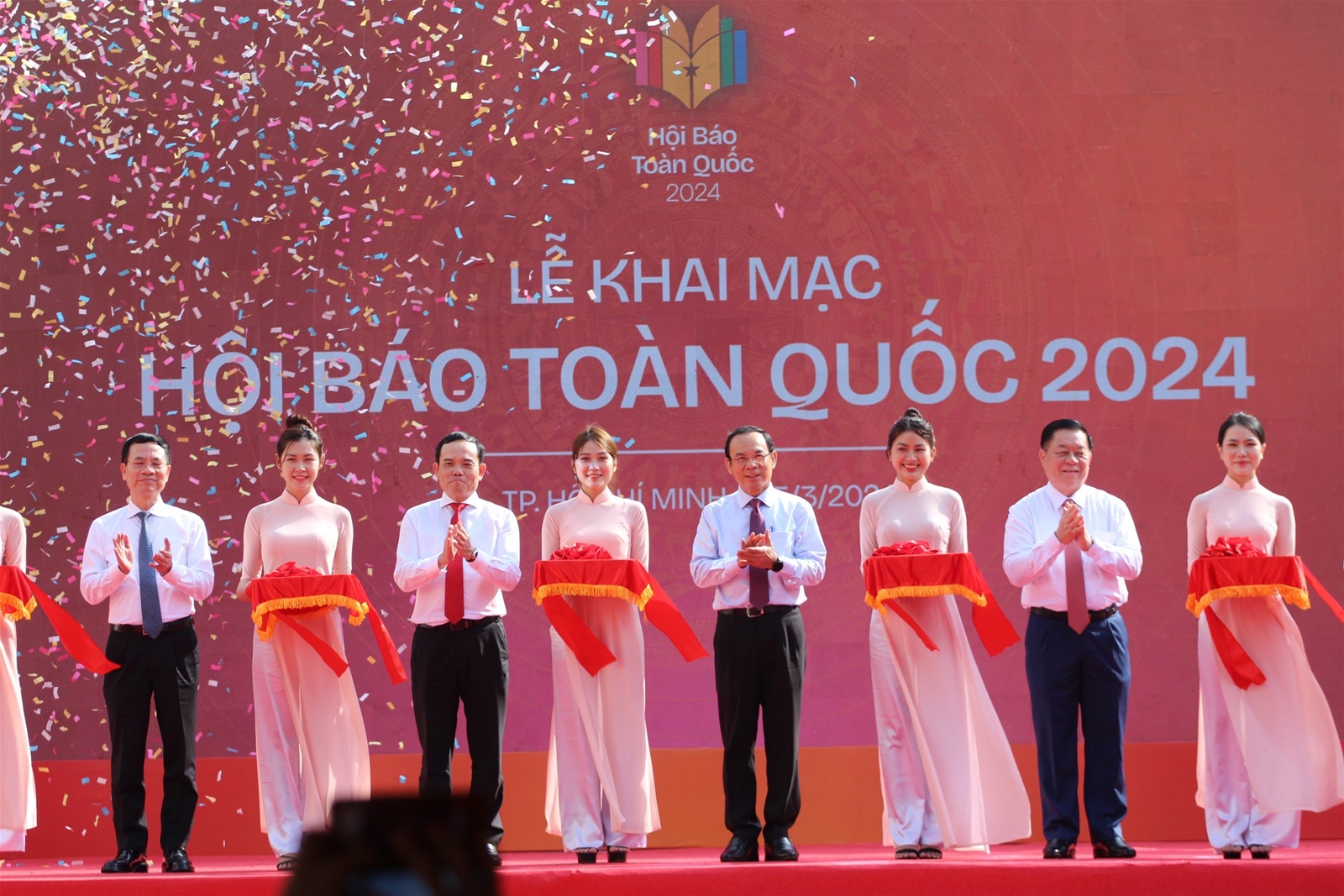 Báo chí Việt Nam vì sự nghiệp cách mạng của Đảng và Nhân dân