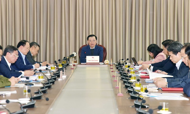 Bí thư Hà Nội: Cán bộ vui chơi hội hè trong giờ làm sẽ bị xử lý nghiêm