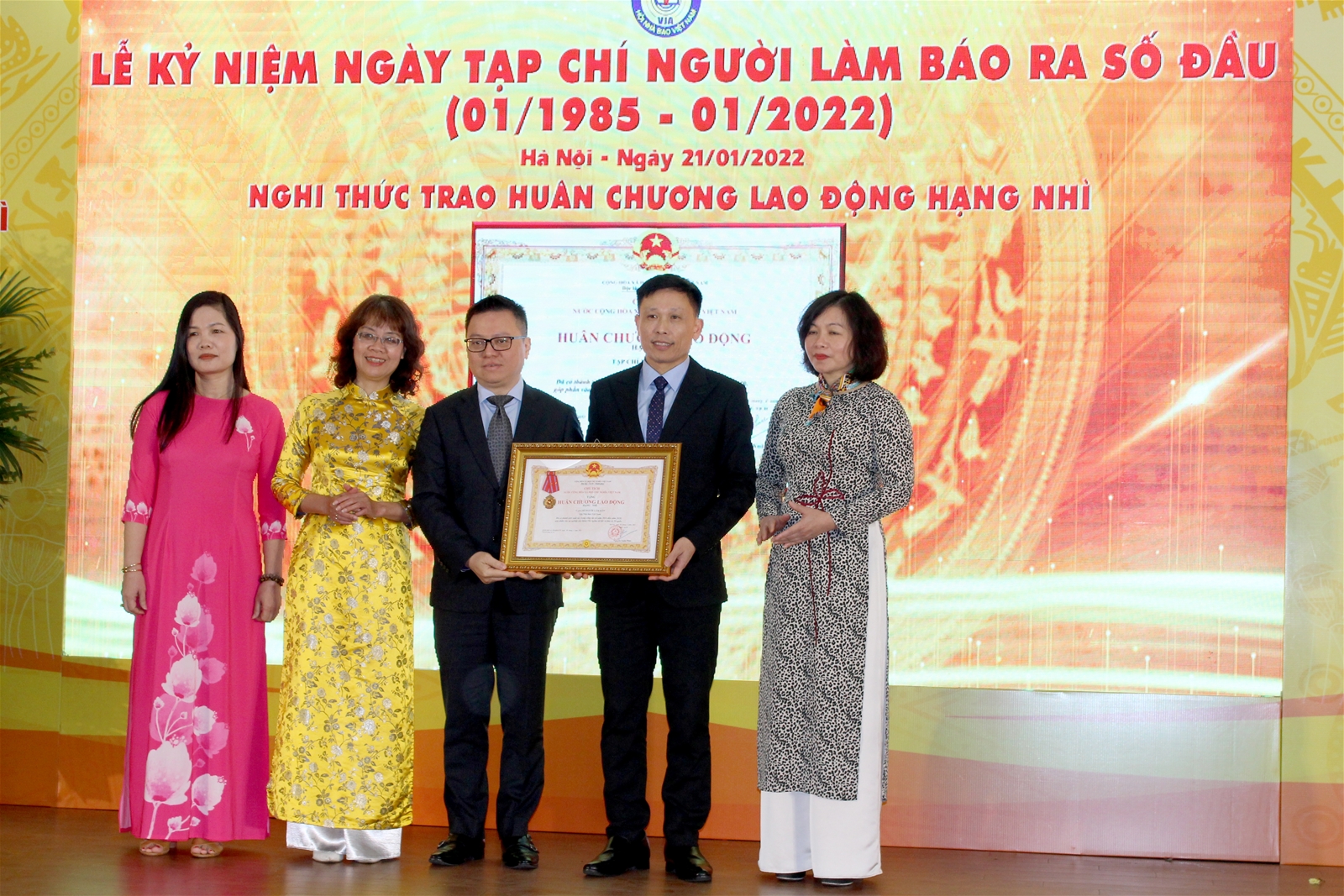 Tạp chí Người Làm Báo tổ chức Lễ kỷ niệm ngày ra số đầu tiên và đón nhận Huân chương Lao động hạng Nhì