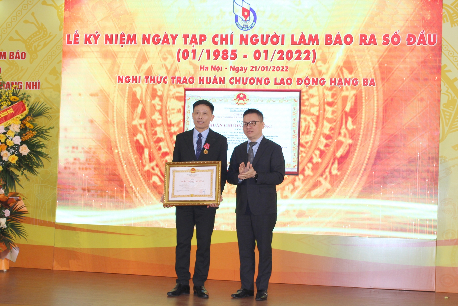 Tạp chí Người Làm Báo tổ chức Lễ kỷ niệm ngày ra số đầu tiên và đón nhận Huân chương Lao động hạng Nhì