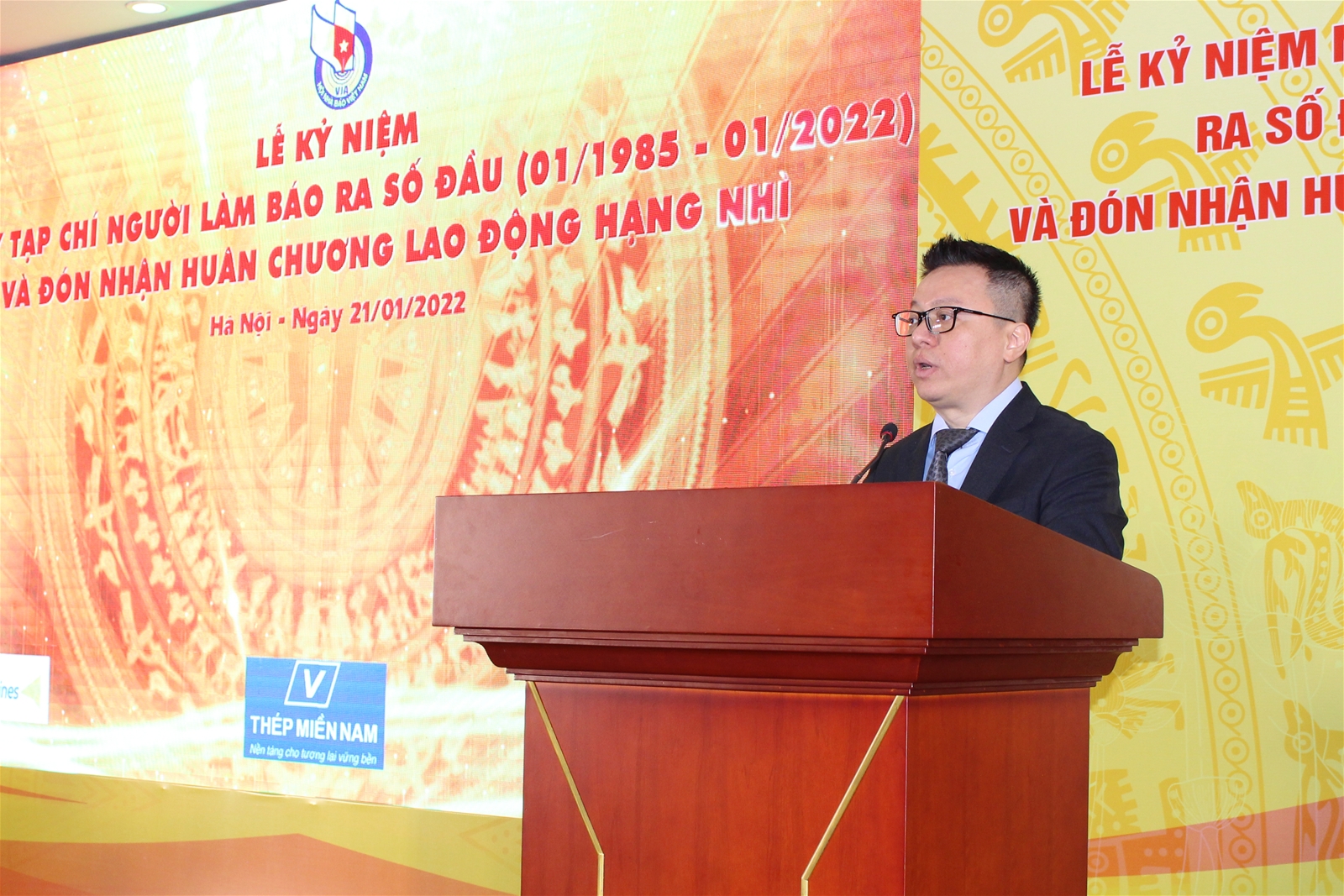 Tạp chí Người Làm Báo đón nhận Huân chương Lao động hạng Nhì
