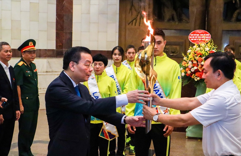 Hình ảnh lễ xin lửa và rước đuốc hướng đến SEA Games 31