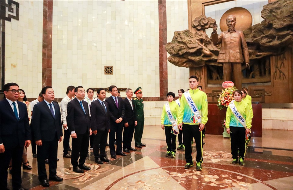 Hình ảnh lễ xin lửa và rước đuốc hướng đến SEA Games 31