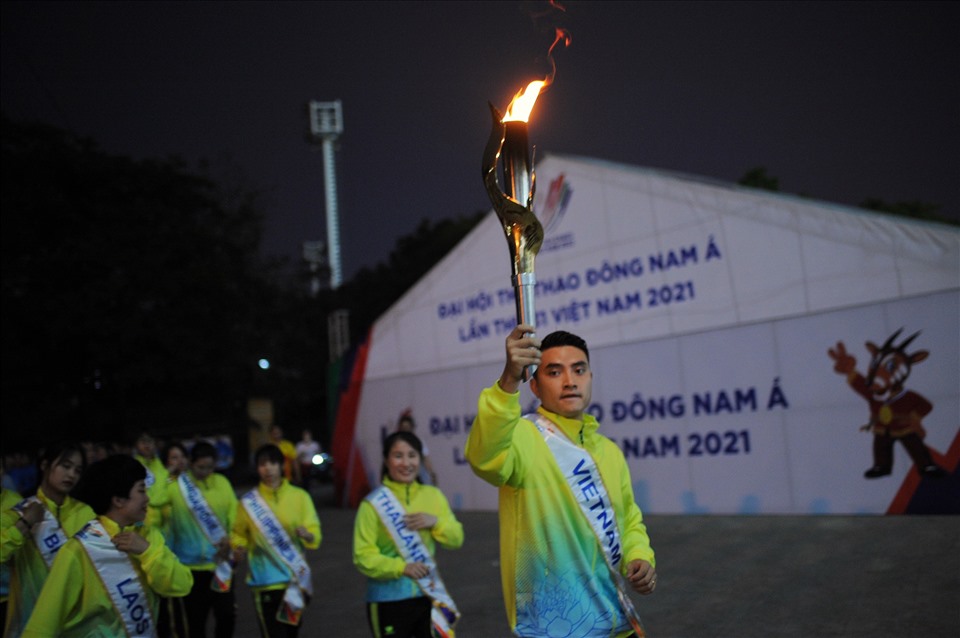 Hình ảnh lễ xin lửa và rước đuốc hướng đến SEA Games 31