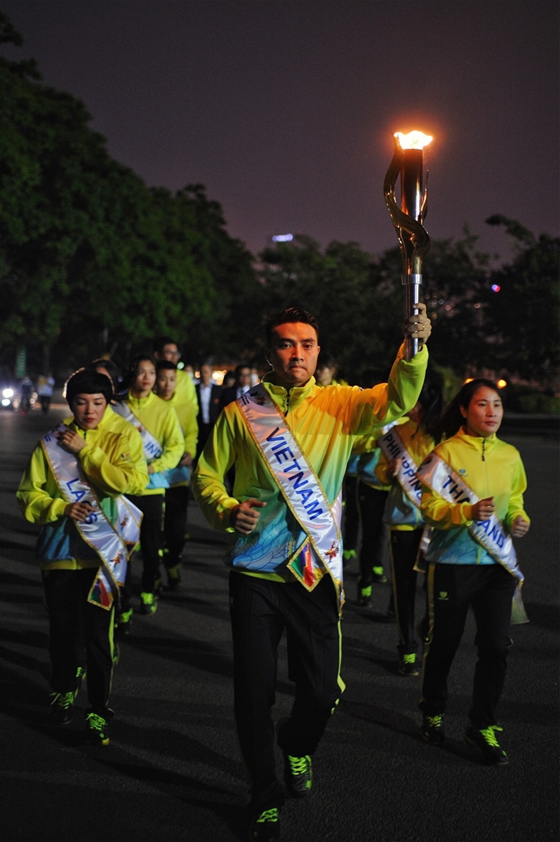 Hình ảnh lễ xin lửa và rước đuốc hướng đến SEA Games 31