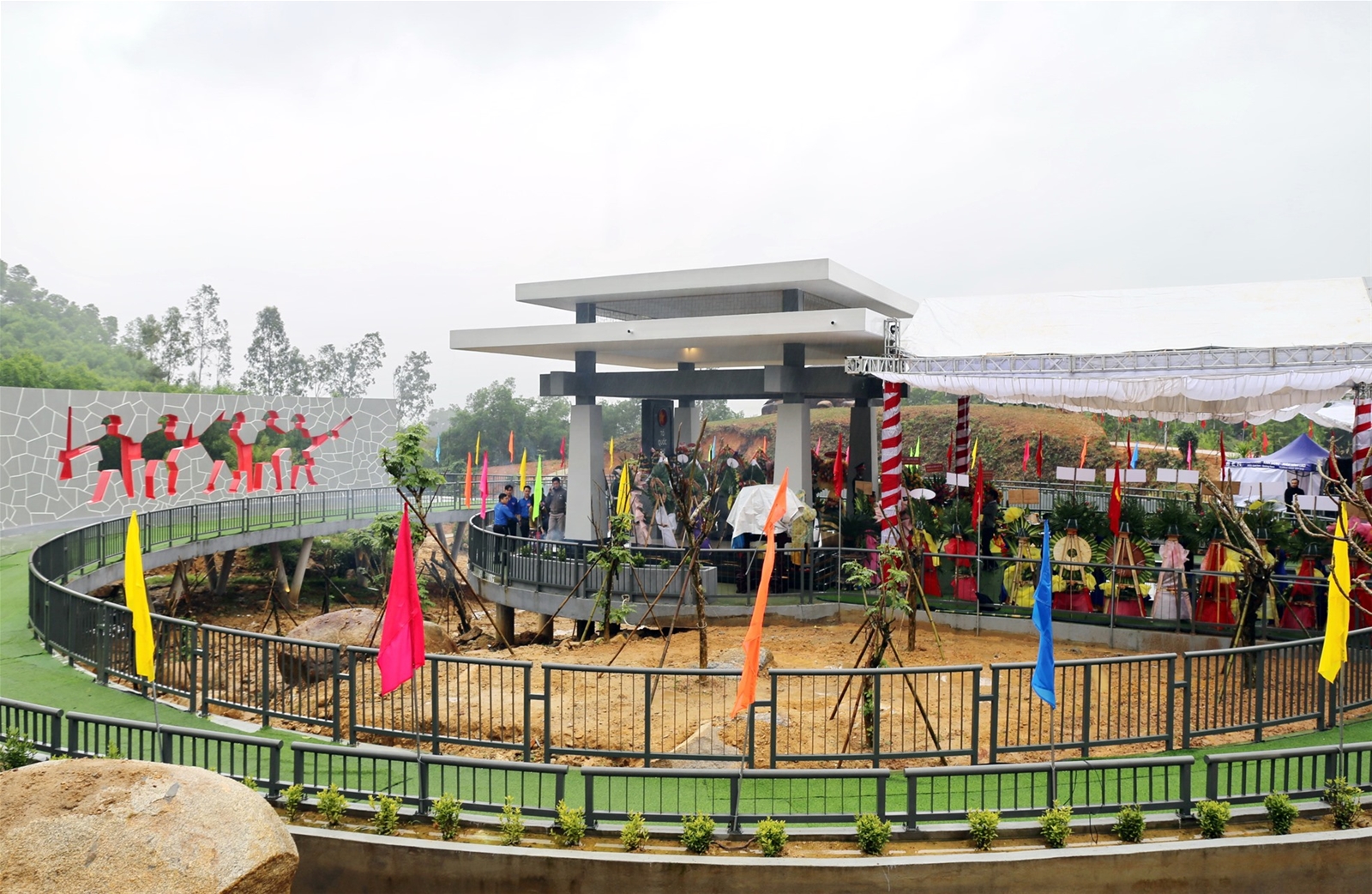 Chủ tịch nước dự lễ khánh thành Khu tưởng niệm Hòn Tàu - Đèo Le