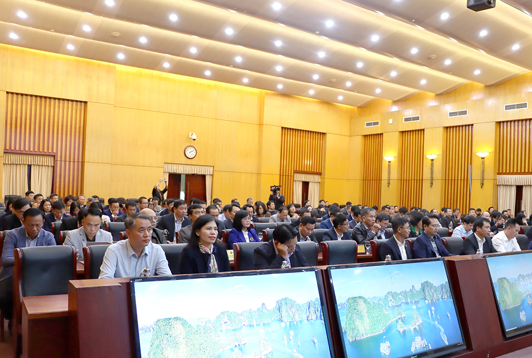 Tập trung hoàn thiện chính sách pháp luật về tài nguyên và môi trường