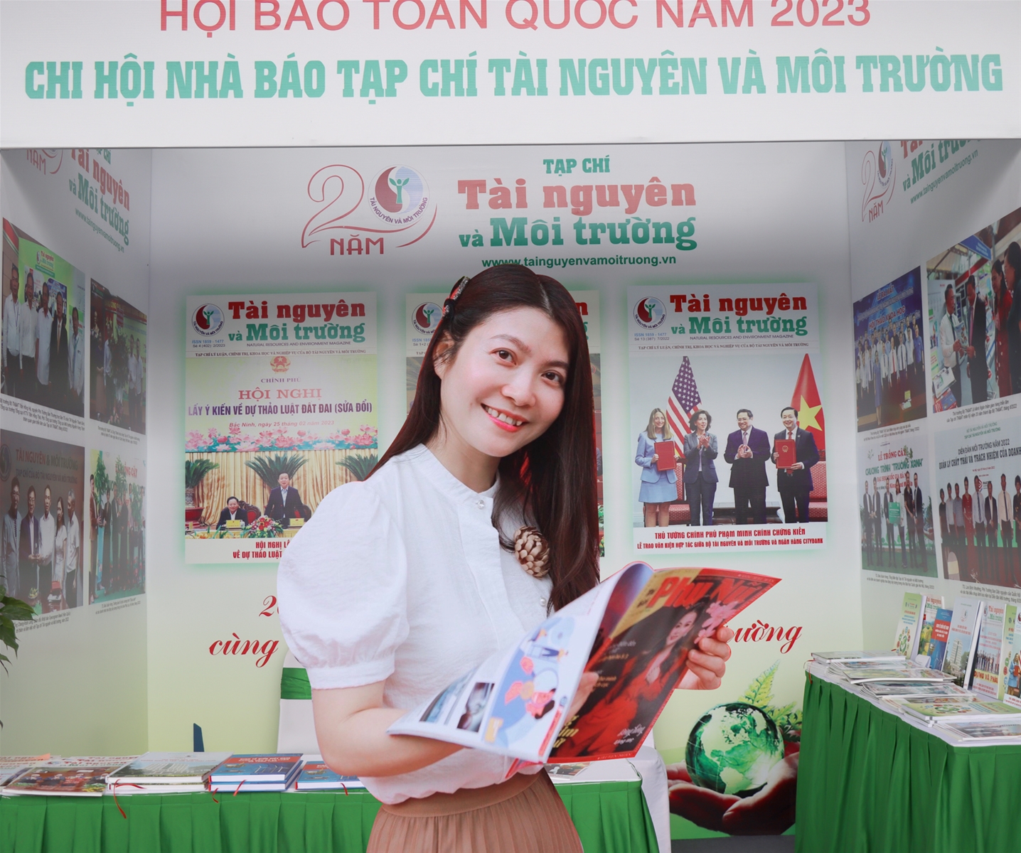 Gian trưng bày của Tạp chí Tài nguyên và Môi trường tại Hội báo toàn quốc 2023 thu hút nhiều khách thăm quan