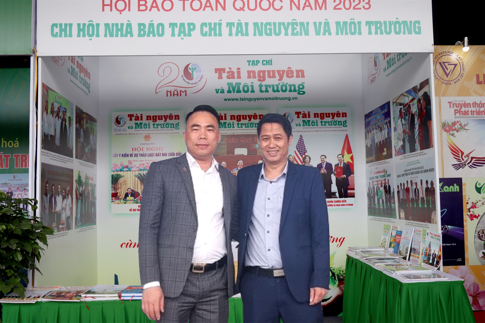 Gian trưng bày của Tạp chí Tài nguyên và Môi trường tại Hội báo toàn quốc 2023 thu hút nhiều khách thăm quan