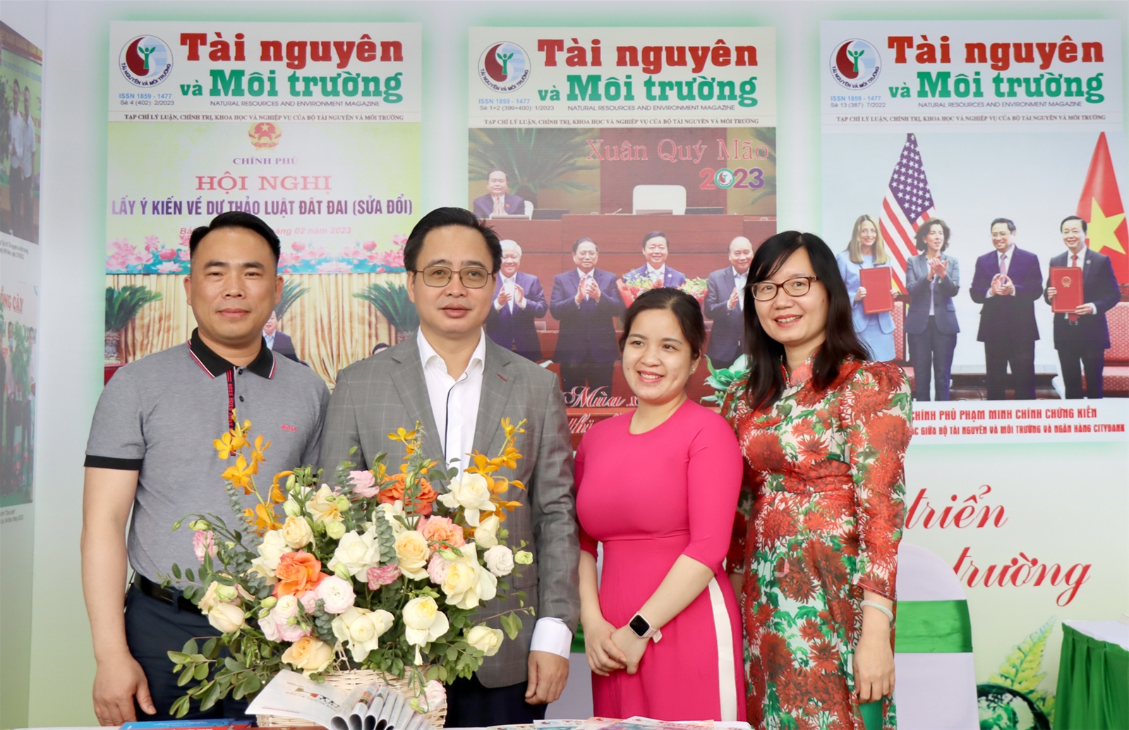 Gian trưng bày của Tạp chí Tài nguyên và Môi trường tại Hội báo toàn quốc 2023 thu hút nhiều khách thăm quan