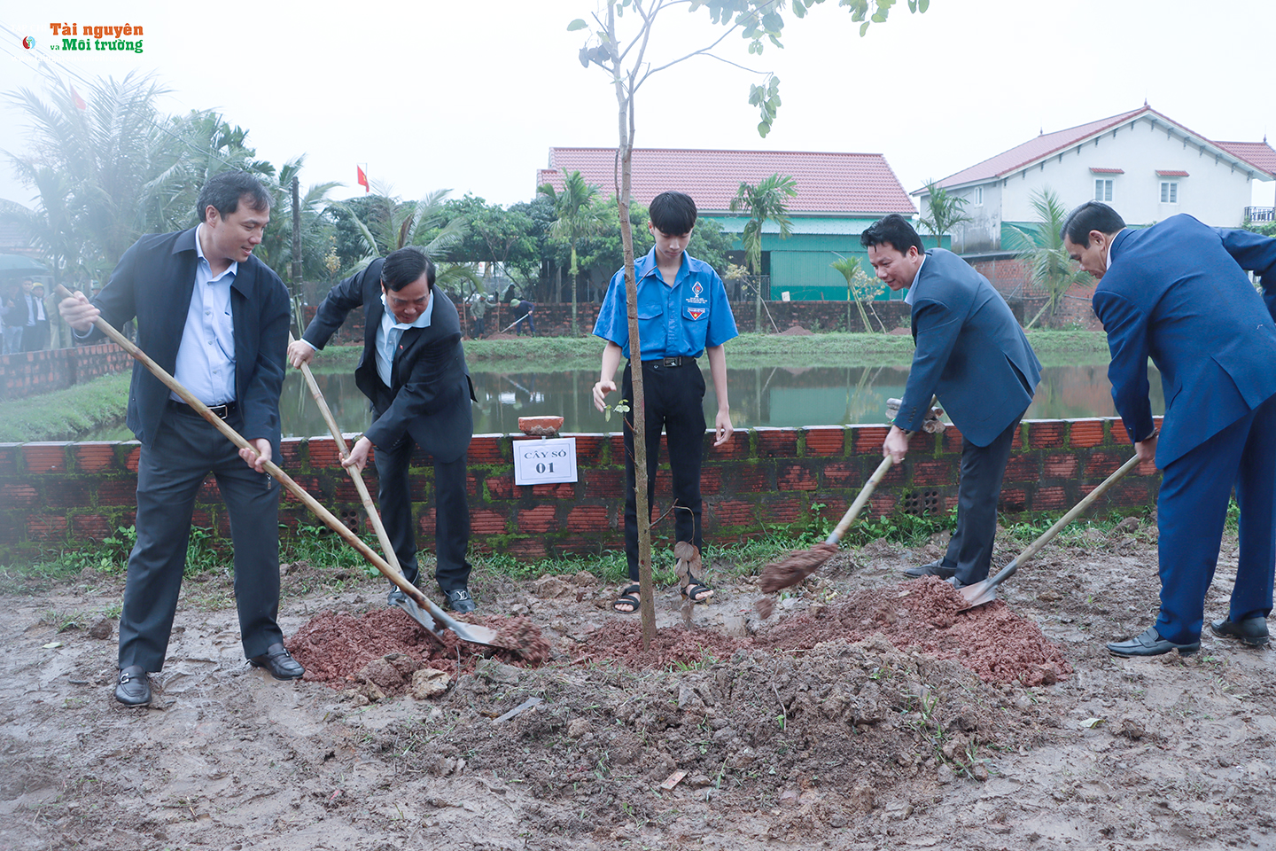 Bộ Tài nguyên và Môi trường tổ chức phát động Tết trồng cây xuân Giáp Thìn và khởi công xây dựng Nhà lưu niệm Anh hùng LLVTND Phan Đình Giót