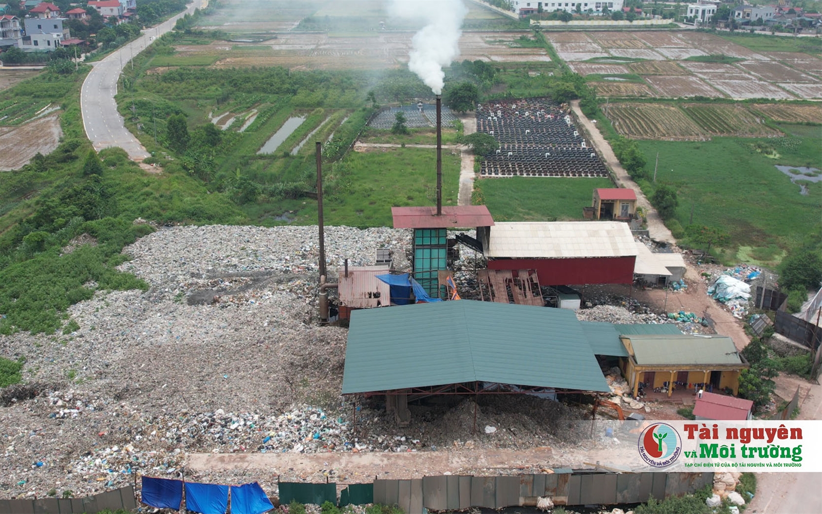 Bắc Giang: Lò đốt rác ‘hun khói’ người dân thị trấn Vôi