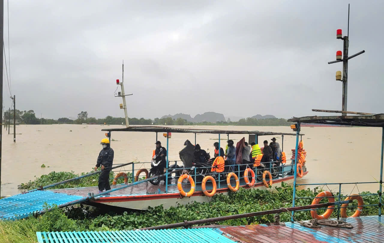 Lũ trên sông Hoàng Long tại Ninh Bình trên mức báo động 3