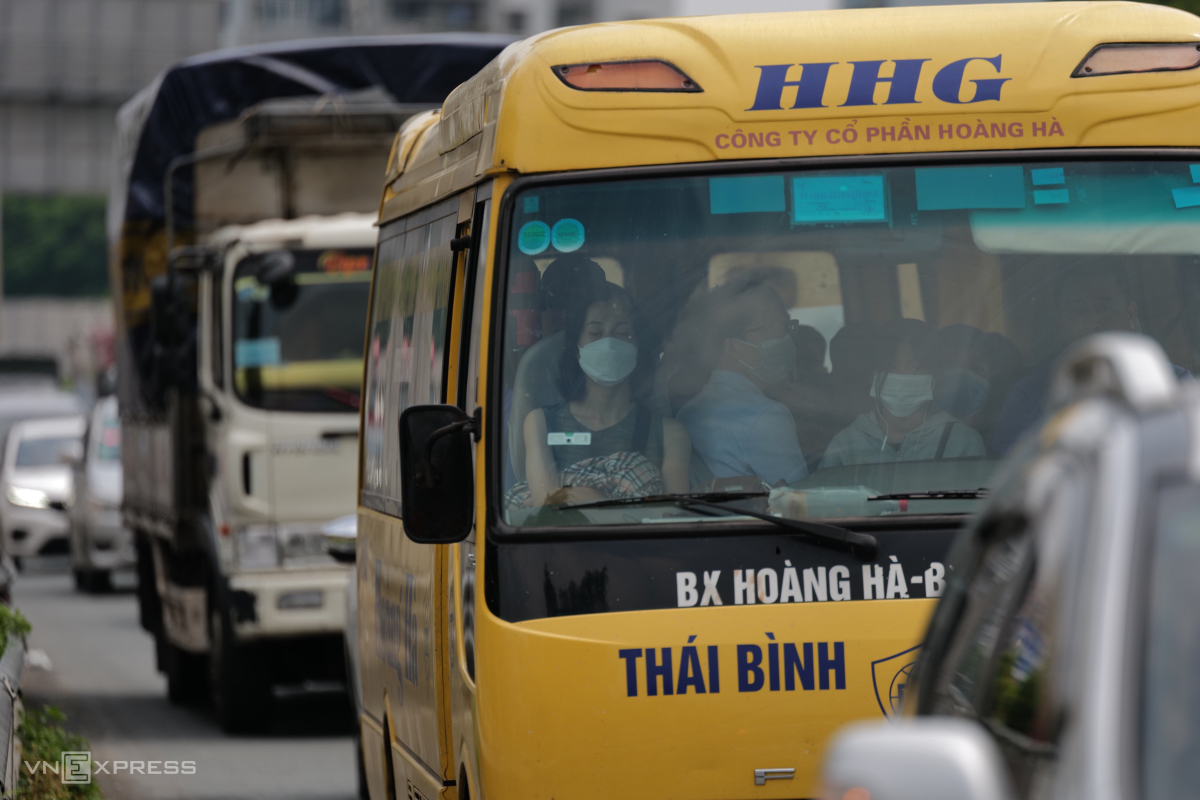 Cửa ngõ Hà Nội, TP HCM ùn tắc ngày cuối nghỉ lễ