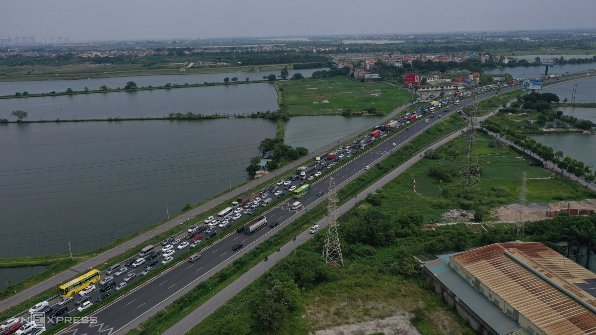 Cửa ngõ Hà Nội, TP HCM ùn tắc ngày cuối nghỉ lễ