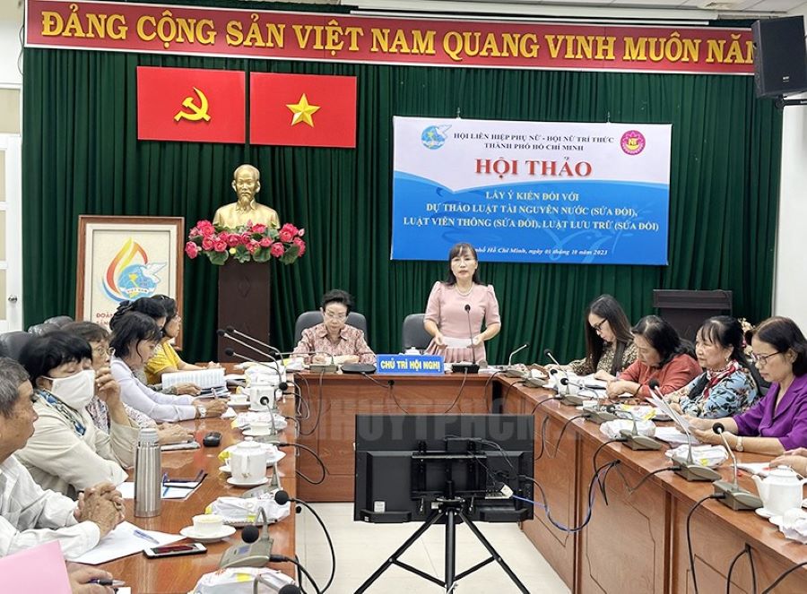 Phụ nữ TP. Hồ Chí Minh góp ý dự thảo Luật Tài nguyên nước (sửa đổi)