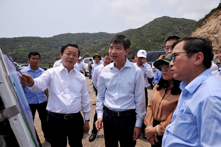 Cần quy hoạch, đầu tư đồng bộ Khu công nghiệp Hòa Tâm và cảng Bãi Gốc