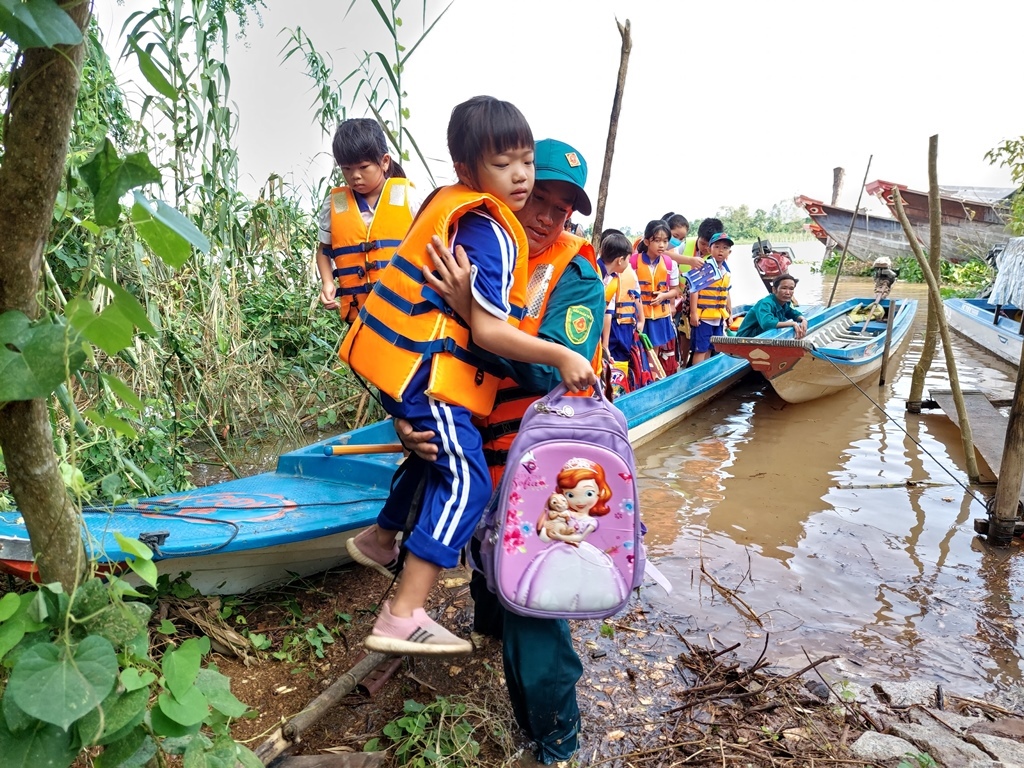 An Giang tập trung ứng phó sạt lở, biến đổi khí hậu