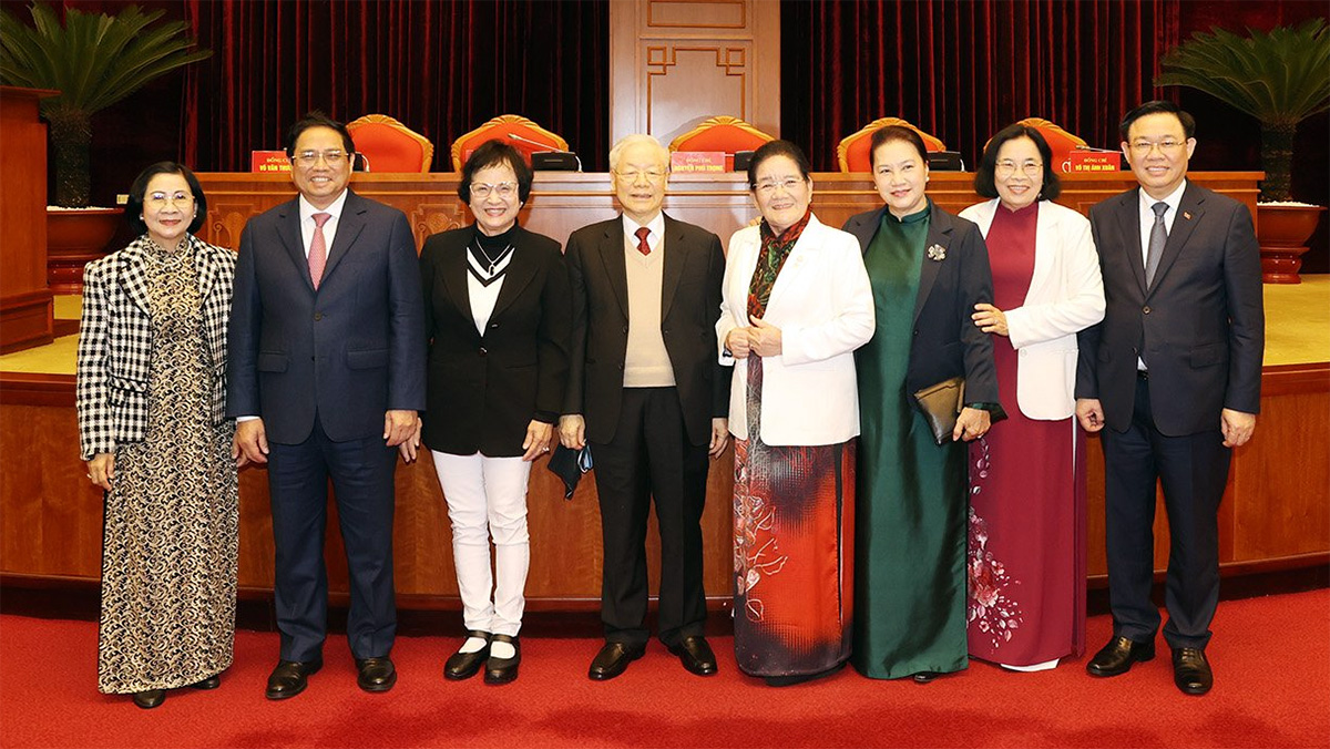 Tổng Bí thư Nguyễn Phú Trọng gặp mặt các nguyên lãnh đạo Đảng, Nhà nước, Mặt trận Tổ quốc Việt Nam nhân dịp đầu Xuân Quý Mão