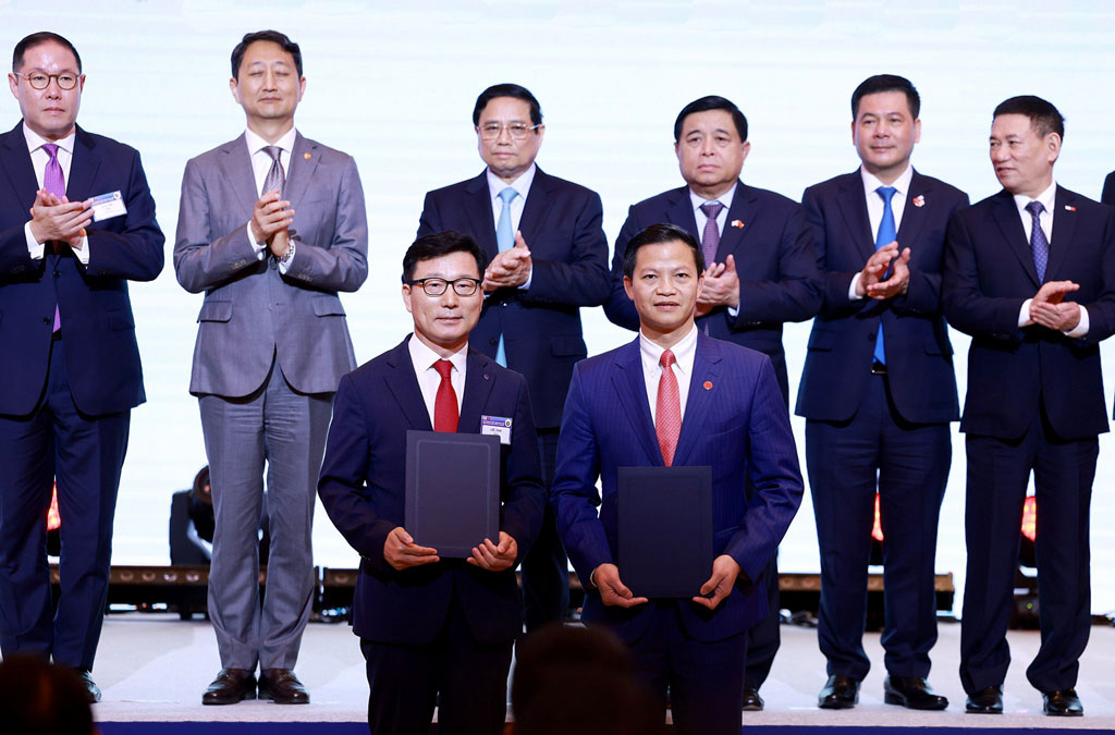 Khát vọng vươn xa từ truyền thống lịch sử, văn hóa và bảo vệ môi trường