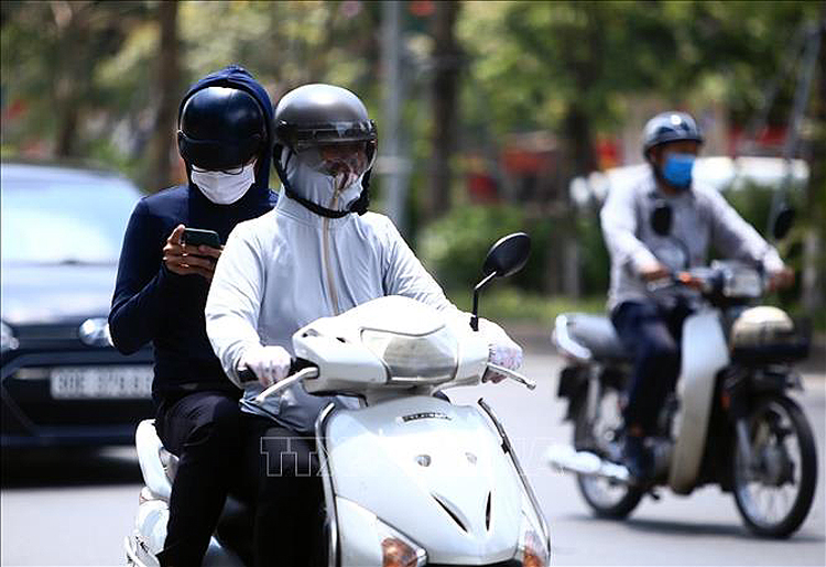 Thời tiết ngày 5/4: Cả nước nắng nóng, Tây Nguyên và Nam Bộ nguy cơ mưa đá, gió giật mạnh