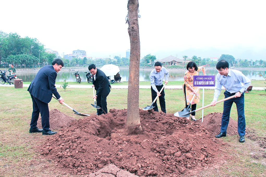 Công đoàn Bộ TN&MT: Không ngừng phấn đấu và nâng cao vị thế đóng góp vào sự nghiệp phát triển bền vững ngành Tài nguyên và Môi trường