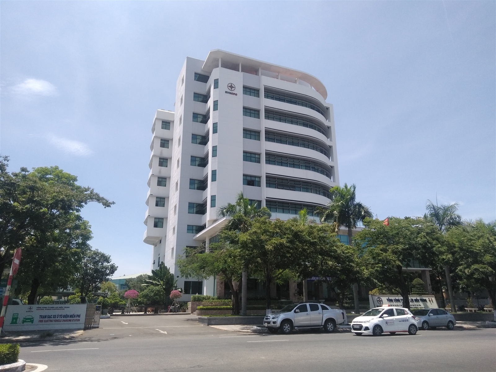 Hành vi của Công ty Điện lực Đắk Lắk đã vi phạm Luật Điện lực 2004 được xem là nghiêm trọng cần phải chịu trách nhiệm trước pháp luật